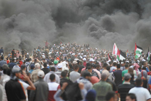 イスラエル軍発砲で60人以上が死亡　米大使館エルサレム移転抗議デモ