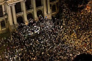 ブラジル：反W杯デモが20万人に拡大