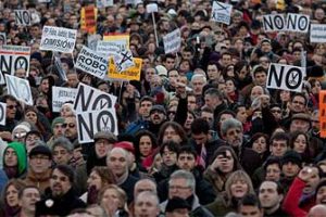 スペイン全土に反緊縮デモが拡大（2013）