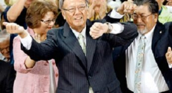 翁長雄志さん歴史的圧勝！推進派現職に10万票の大差！