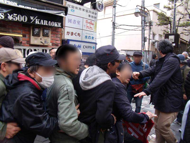 3・21 集団的自衛権法制化阻止・新宿反戦デモ